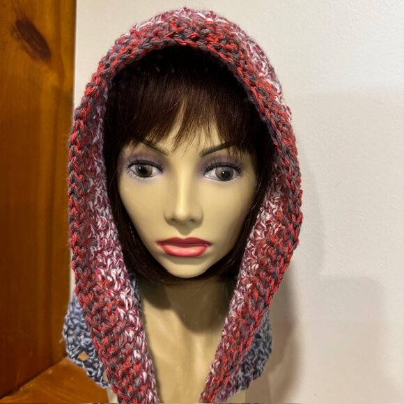 Hand knit / Crochet Granny style Hoodie with ties and Pom Pom for the Winter - Picture 7 of 9